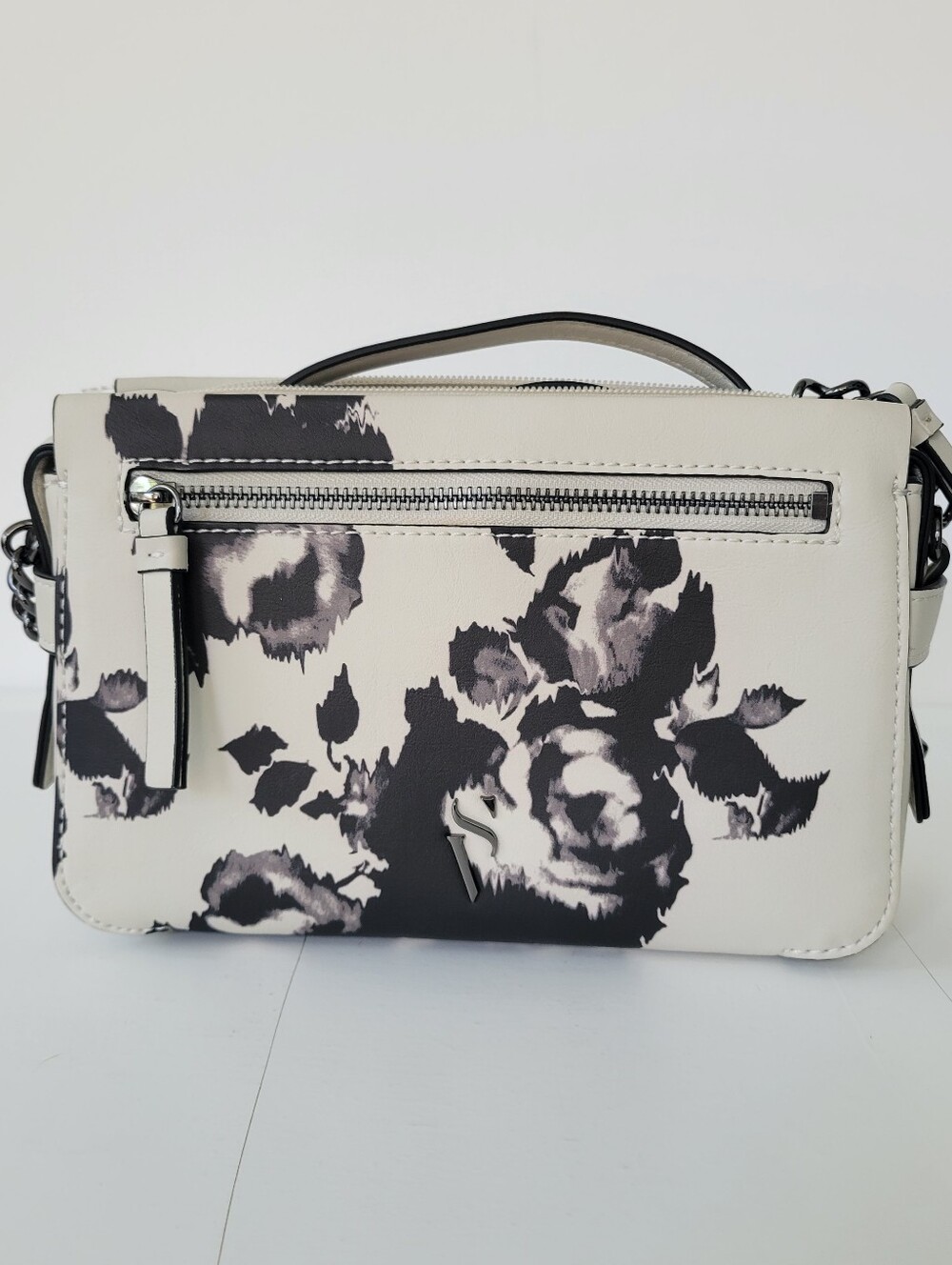 Simply Vera Vera Wang Sintra Crossbody Handbag